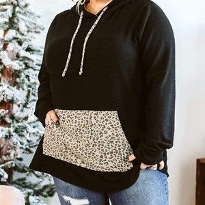 Black Plus Size Hoodie with Leopard Pocket
